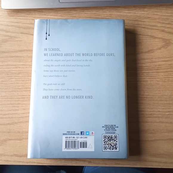 Red Queen by Victoria Aveyard - Picture 2 of 4